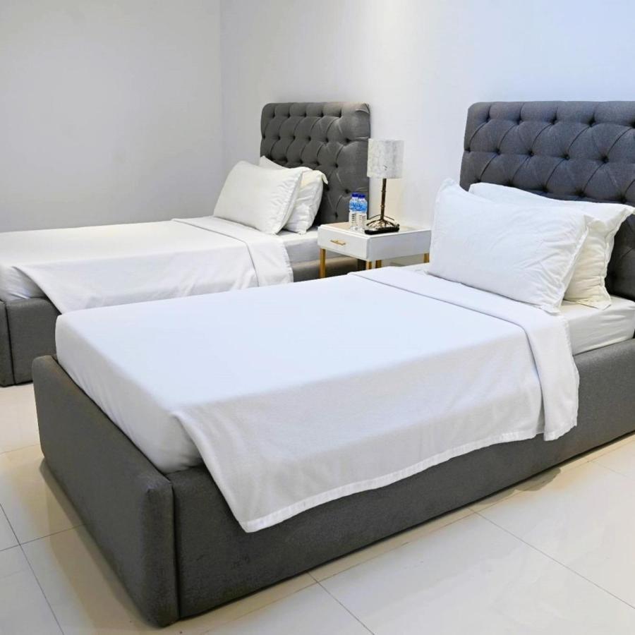 J&V Hotel And Resort Apaleng 外观 照片