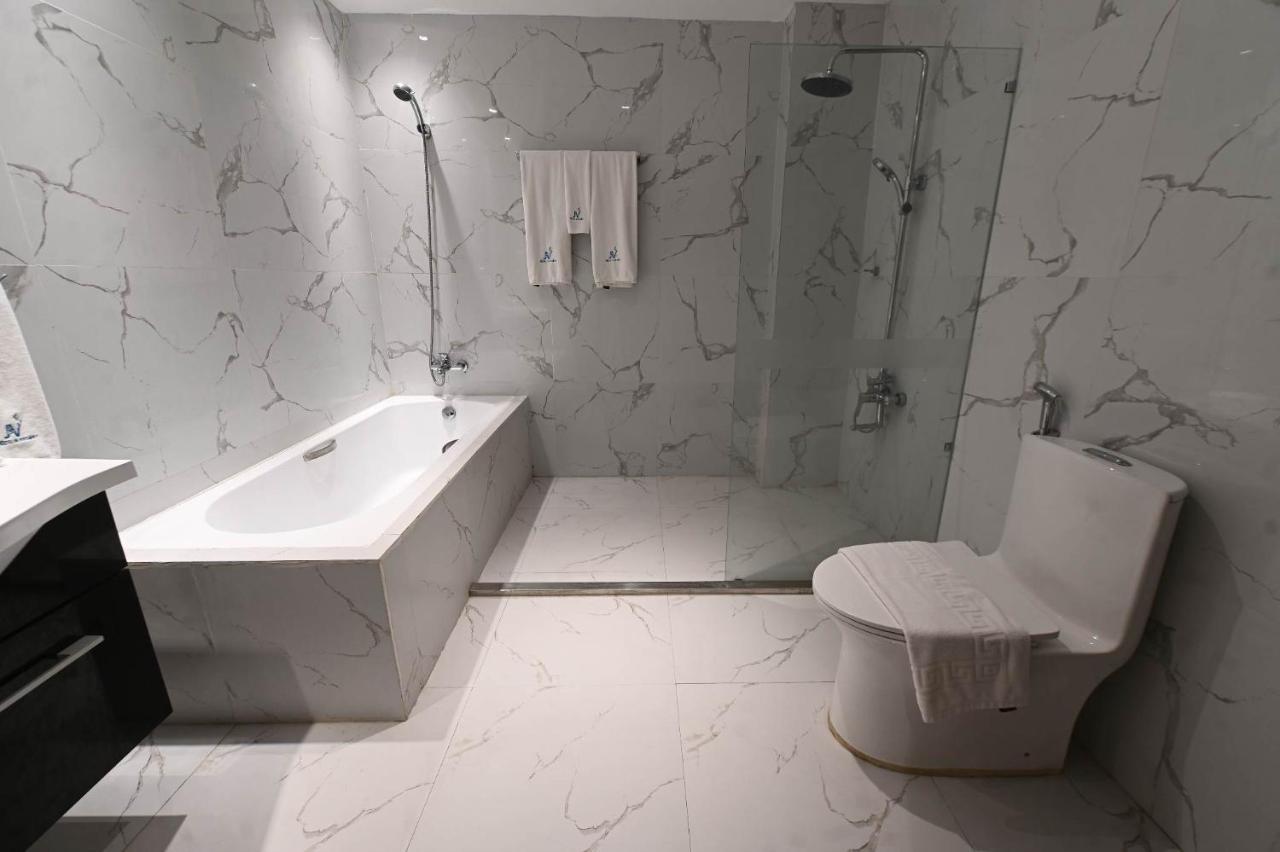 J&V Hotel And Resort Apaleng 外观 照片